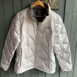 The North Face 550 Down Coat in white. It's too big for me :) ended up unused